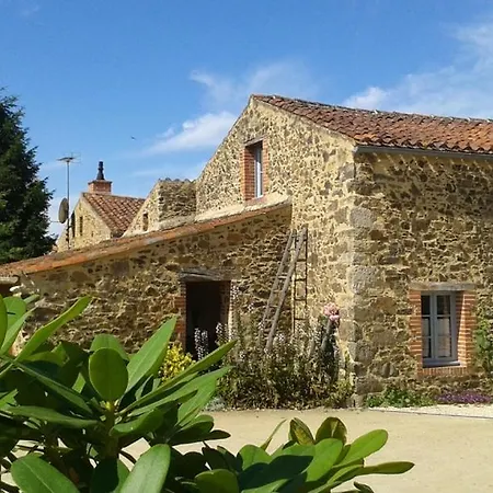 D'hôtes Les Hautes Papinières 3* Saint-Prouant