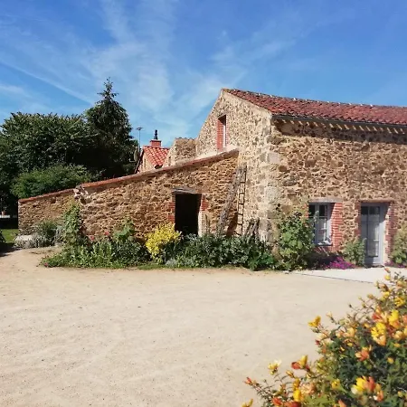 D'hôtes Les Hautes Papinières Alojamento de Acomodação e Pequeno-almoço Saint-Prouant